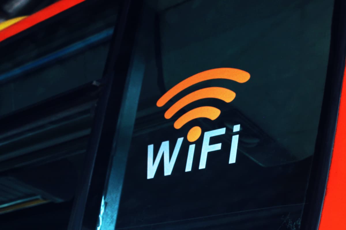 Wifi icon and the word "WiFi" on a screen. 